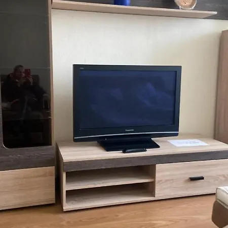 Rent 2 Min Metro Chernihivska Apartment *